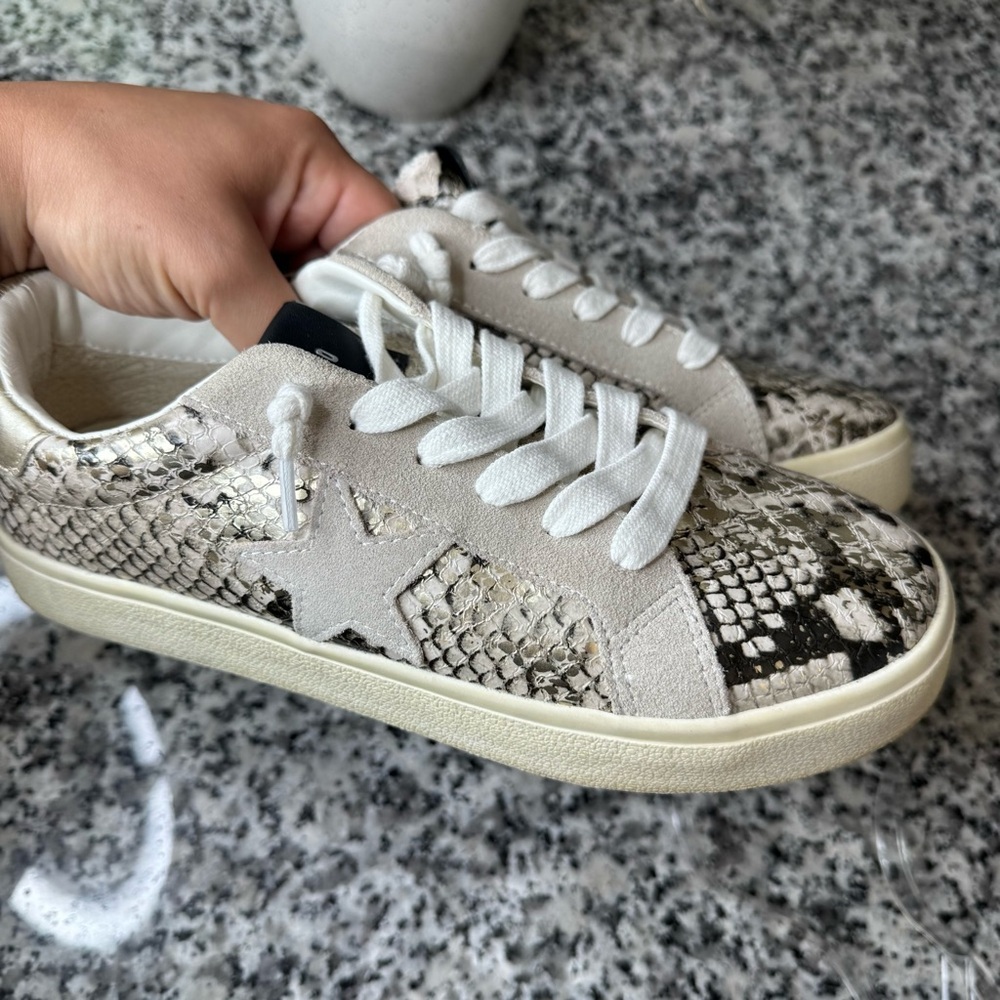 Steve Madden Pursued Metallic Snakeskin Lace-Up Sneakers Women's Size 7.5 - Picture 11 of 12